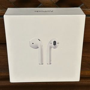 *GENTLY USED* Semi-Working Condition Apple AirPods With Charging Case MMEF2AM/A